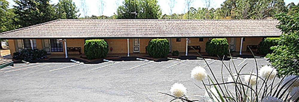 Hilltops Retreat Motor Inn Young Exterior foto