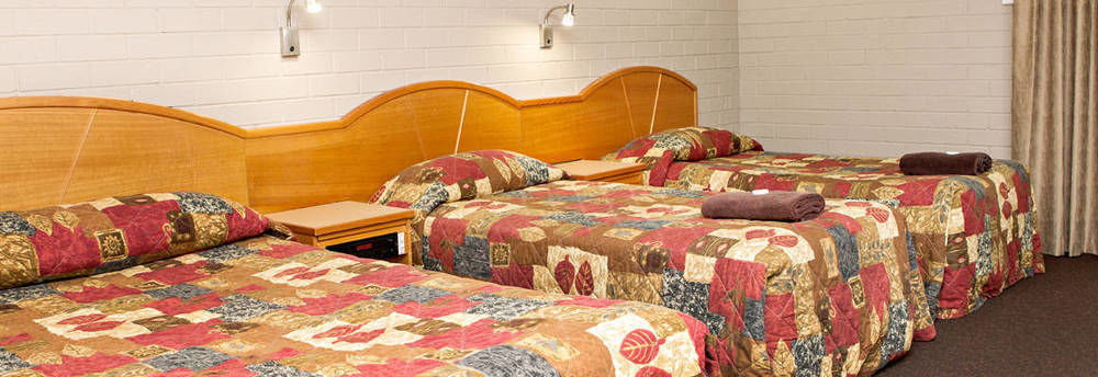 Hilltops Retreat Motor Inn Young Exterior foto